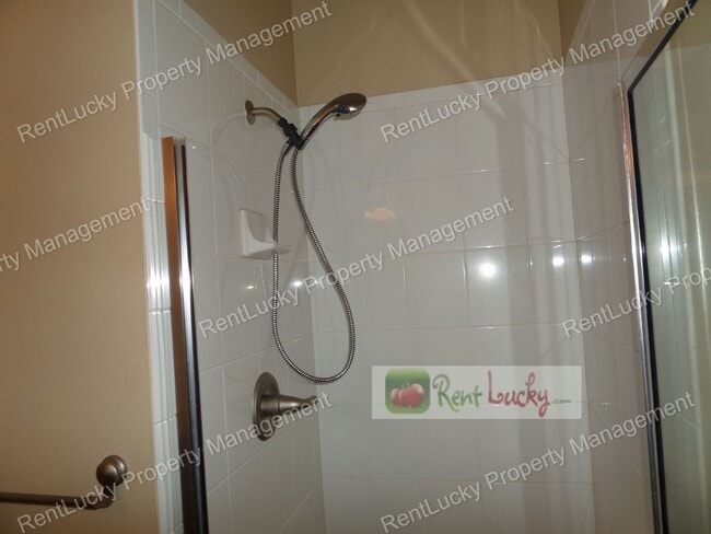 Building Photo - GREAT VIEWS! Lovely 2-Bedroom, 2 Bath Condo in Fantastic Fremont Area w/Garage Parking!!