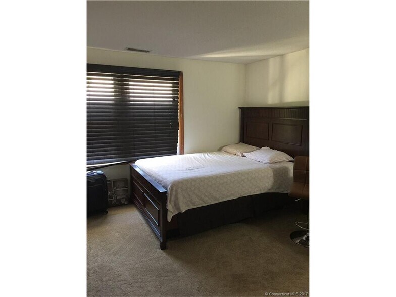 Building Photo - B5 Saint Marc Cir