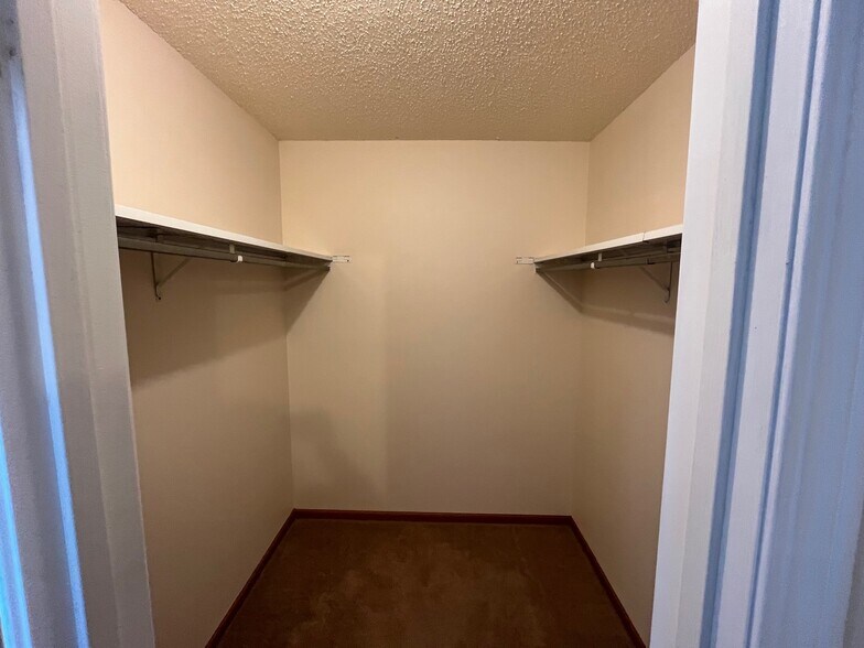 Building Photo - 3207 Amy Dr