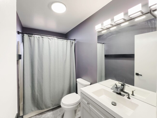 Building Photo - ~RARE FIND~ Newly Remodeled 3 Bedroom Home...