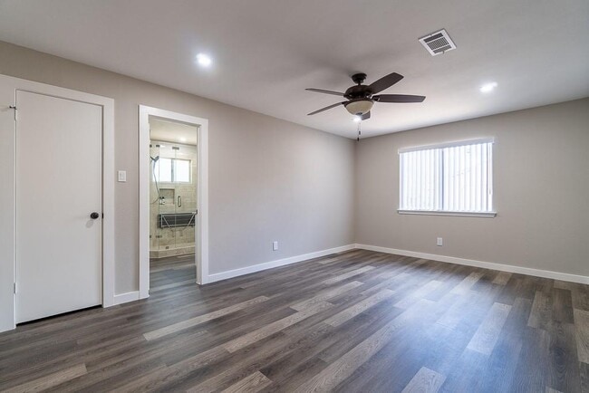 Building Photo - 8312 Roan Ln