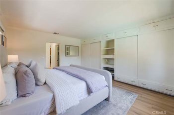 Building Photo - 1058 Kendall Dr