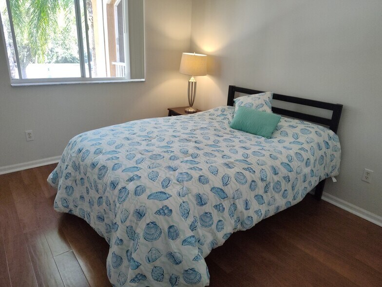 Building Photo - 1875 Florida Club Dr