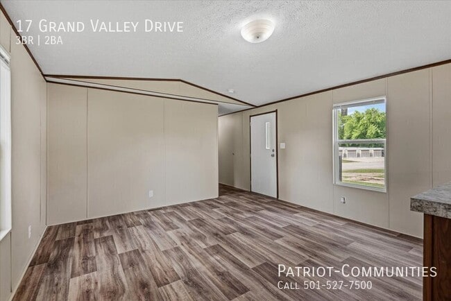 Building Photo - 17 Grand Valley Dr