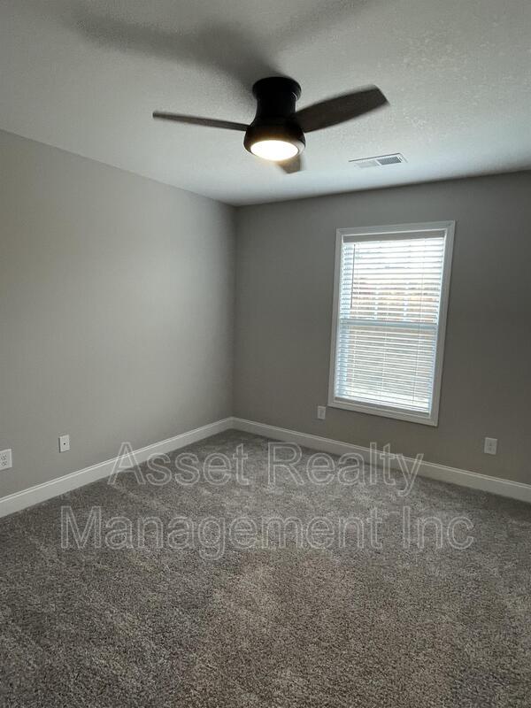 Building Photo - 338 Broadberry Ave
