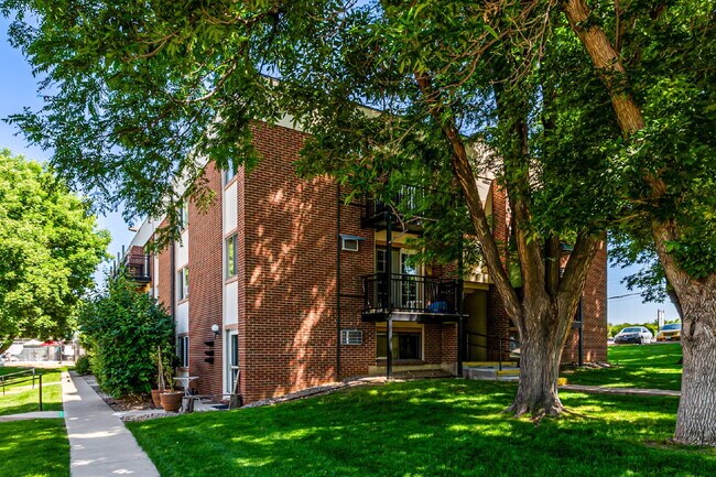 Building Photo - Freshly updated Two bed one bath for rent