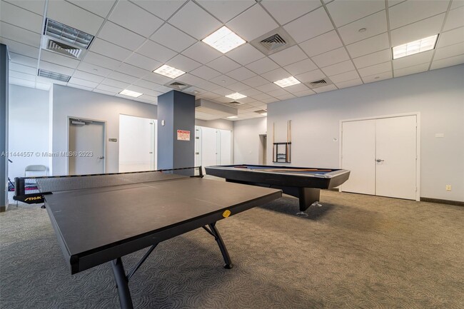 Amenities - 6365 Collins Ave