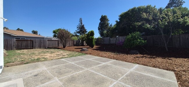 Building Photo - 5023 Oakbrook Cir
