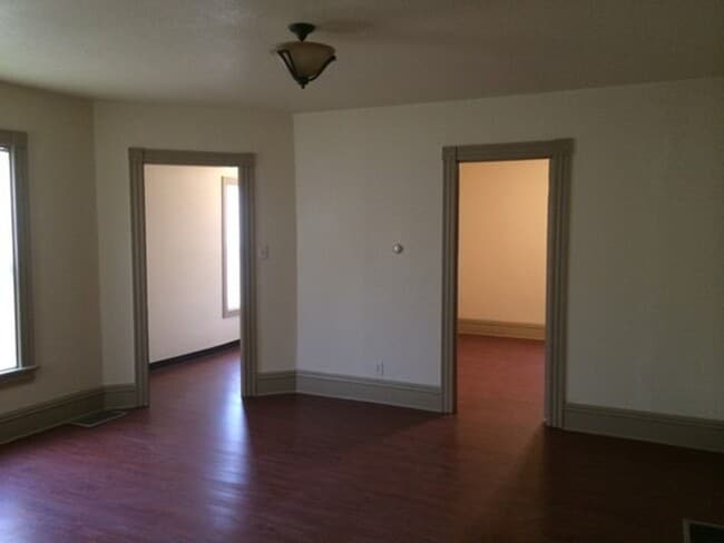 Building Photo - 464 Poplar St