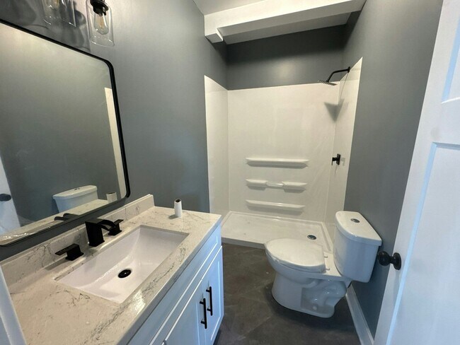 Building Photo - 1342 Edgemont Ave