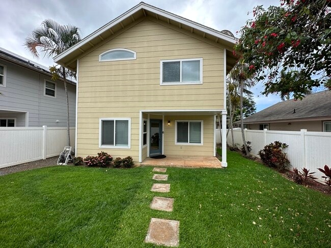 Building Photo - Beautiful & Spacious Pet-Friendly Home at ...