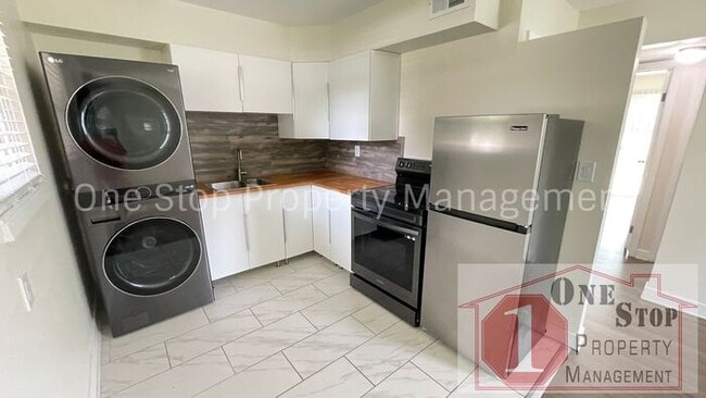 Building Photo - 2-Bedroom, 1-Bathroom duplex in Lees Summit