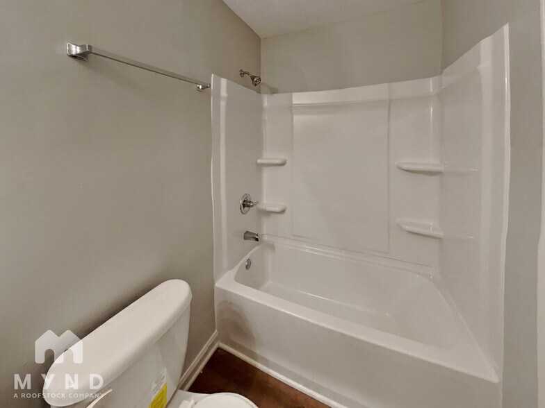 Building Photo - 136 Crystal Brook
