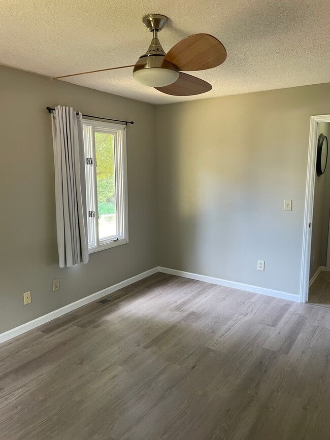 Building Photo - 3 bedroom Bathroom House in River Run Planation