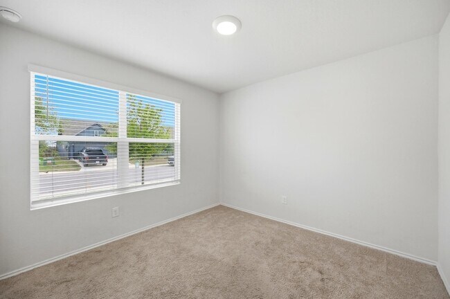 Building Photo - 1009 Marvin Wy