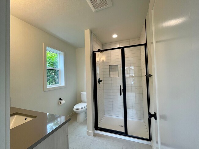Building Photo - Sellwood-Moreland 2 Bedroom 2.5 Bath BRAND NEW Condo Convienent to OHSU~ Includes A/C and Washer ...