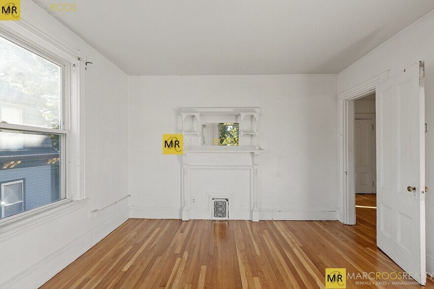 Building Photo - 182 Harvard St