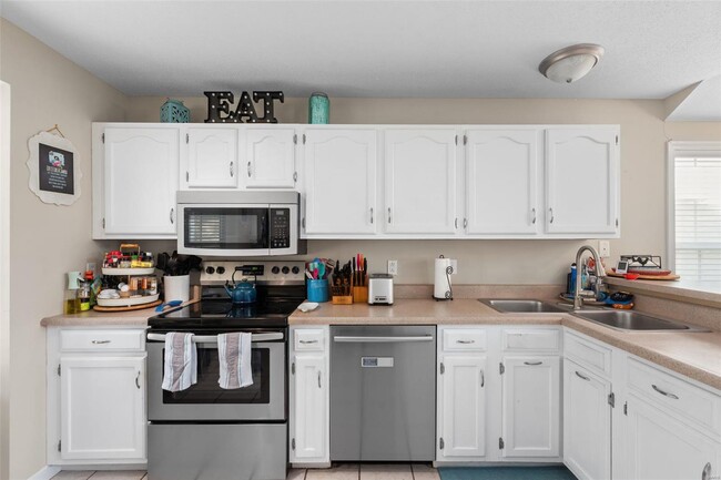 Building Photo - 510 Oaktree Crossing Ct