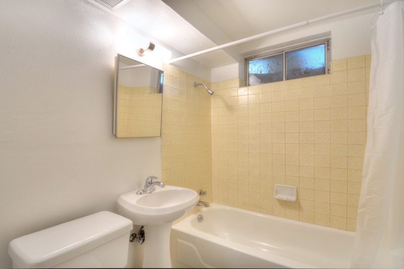 Building Photo - 1613 Sherman St