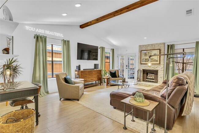 Building Photo - 9831 Briar Ridge Dr