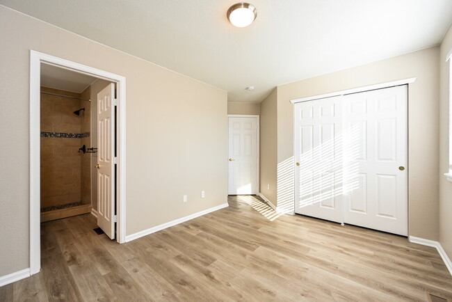 Building Photo - 17860 Domingo Dr