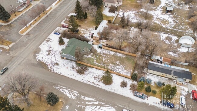 Building Photo - Charming Parker Home for Rent – Rustic Character Meets Modern Comfort!