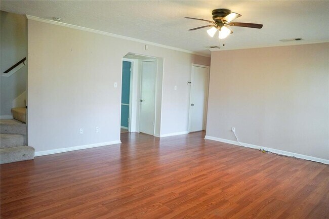 Building Photo - 221 Normal Park Dr
