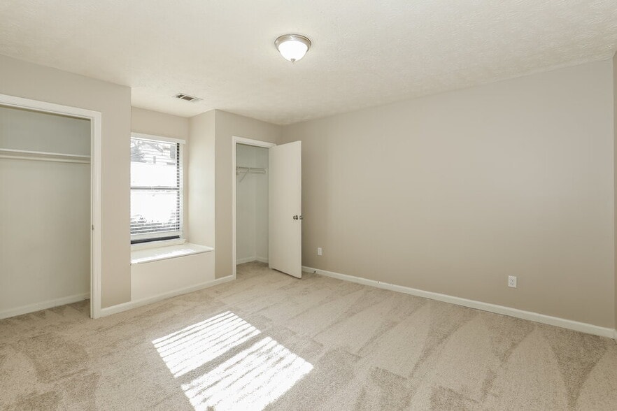 Building Photo - 10897 Morning Dove Dr