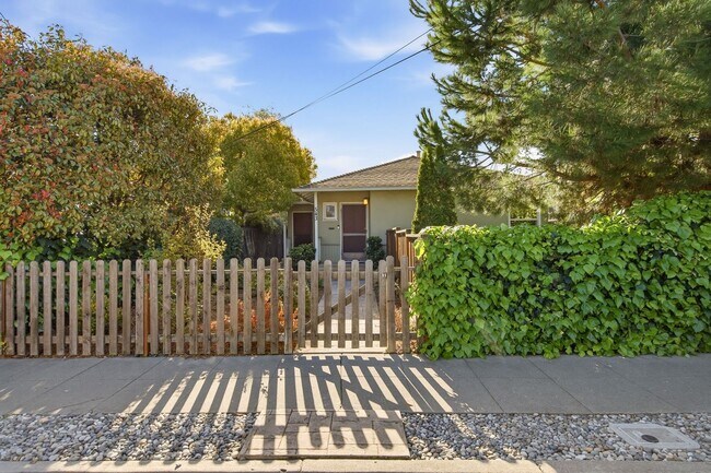 Building Photo - 541 Jackson Ave