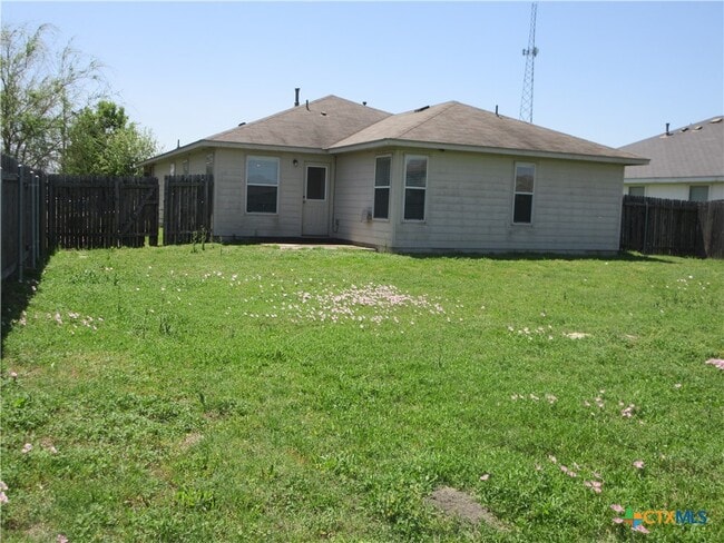 Building Photo - 105 Fishbaugh Ln