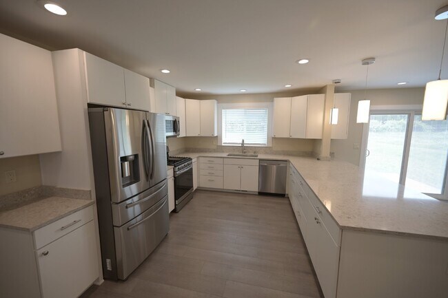 Building Photo - Newer 3 bed 2 bath home in Carlsborg