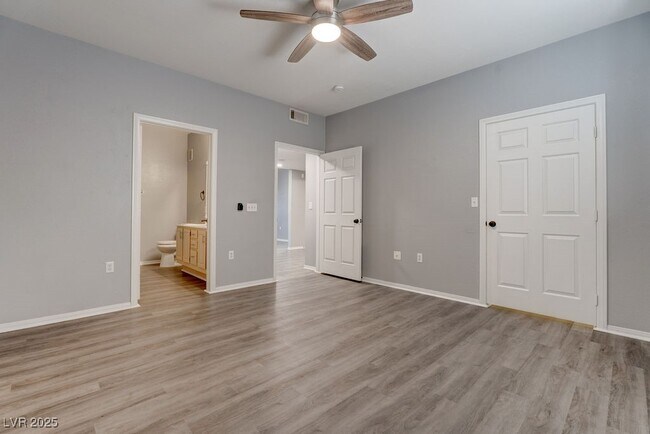 Building Photo - 855 N Stephanie St