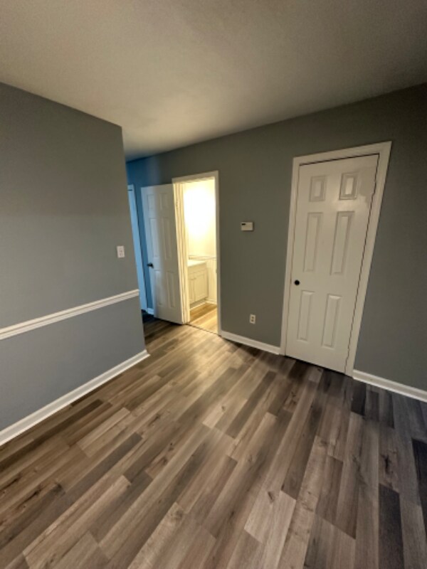 Building Photo - 716 Glenshire Dr
