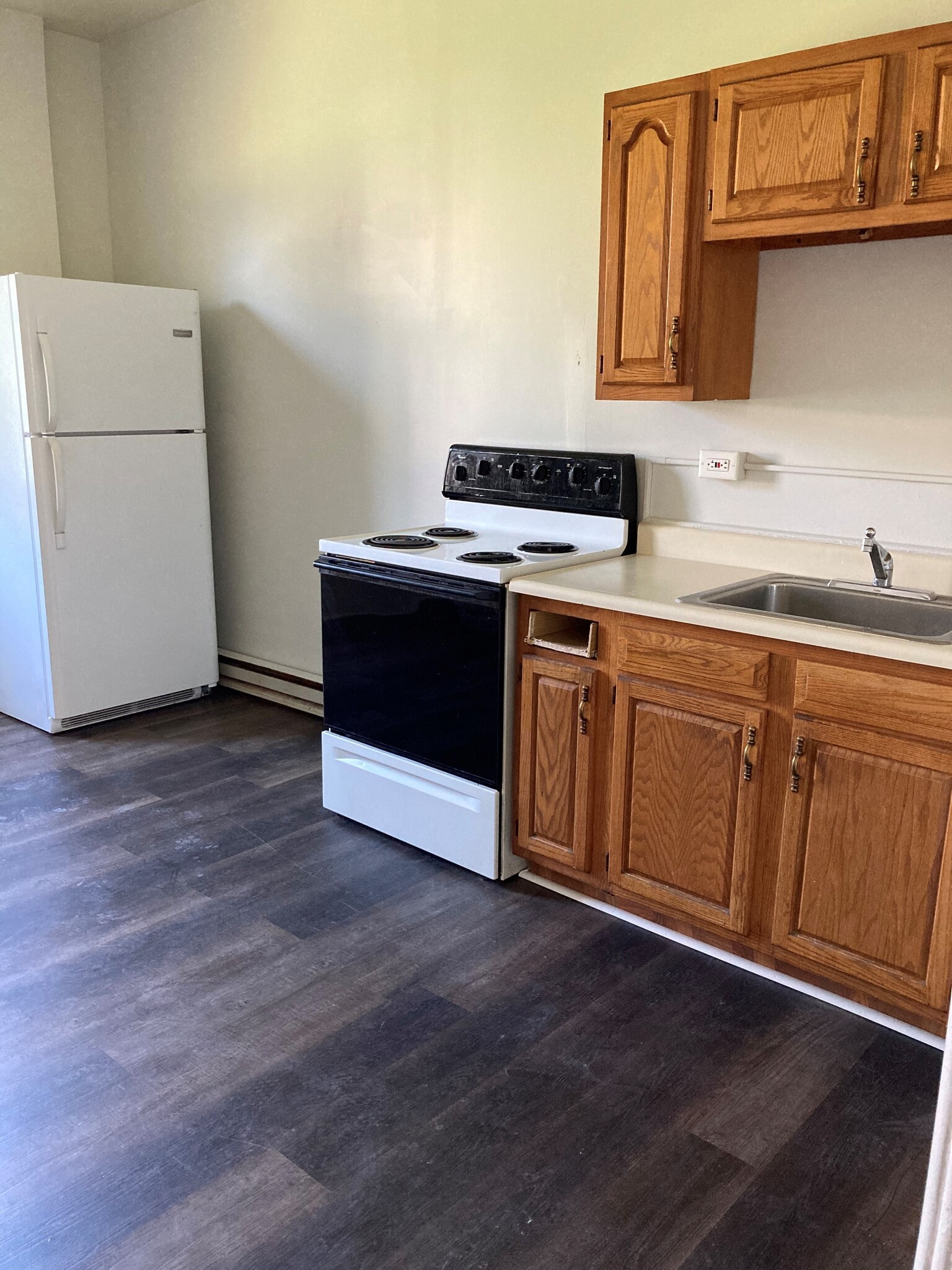 Building Photo - 27 S Locust St