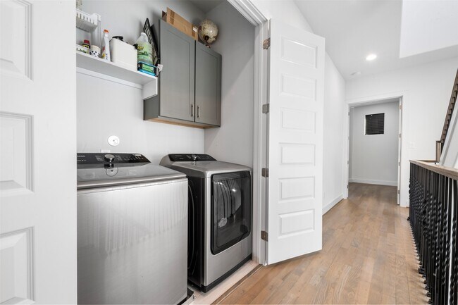 Building Photo - 1122 Ennis St