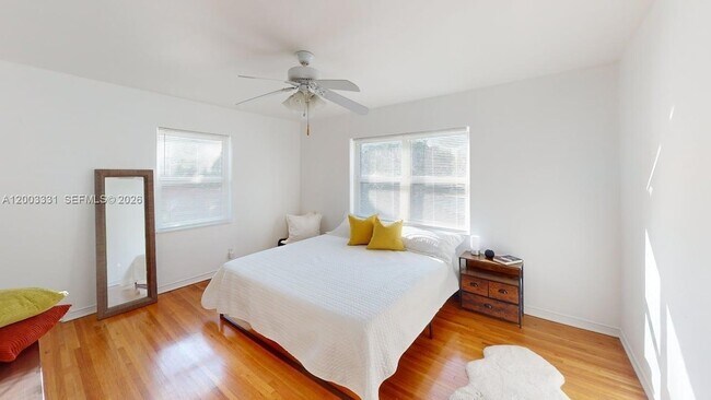 Building Photo - 951 NE 116th St