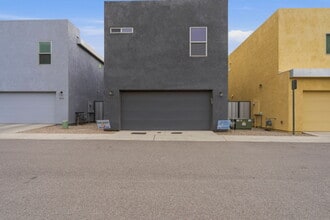 Building Photo - 826 E Millenium Ct