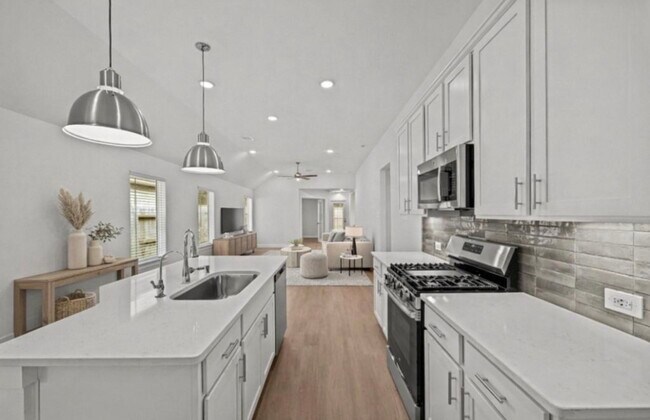 Building Photo - 734 Falling Cave Dr