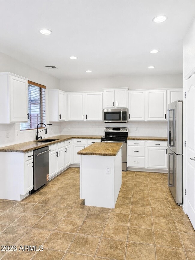 Building Photo - 4325 E Vallejo Ct