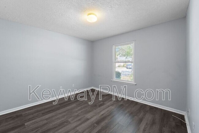 Building Photo - 410 Tracewood Pl