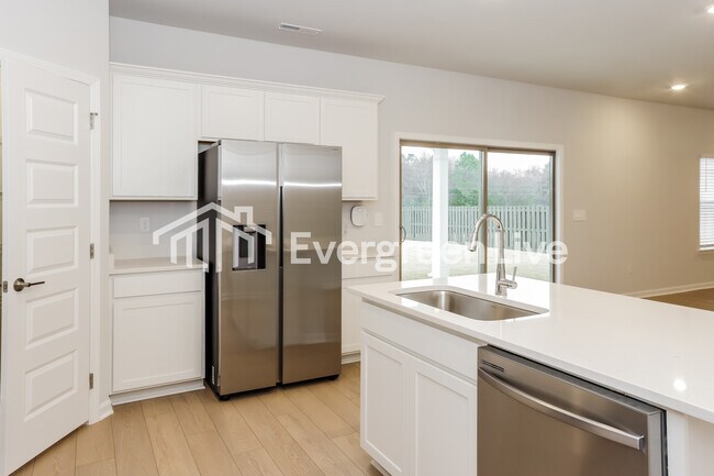 Building Photo - 206 Exeter St