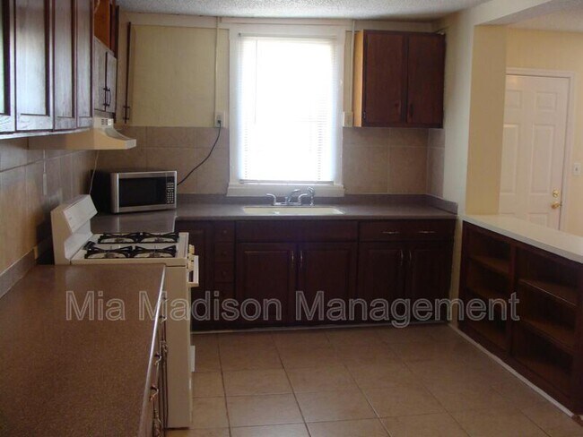 Building Photo - 312 Pearl St