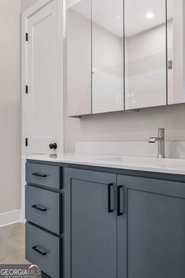 Building Photo - 1272 Longreen Ter NW