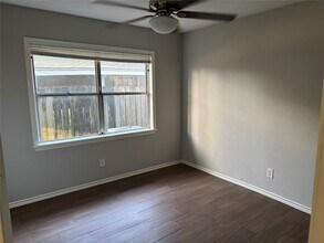 Building Photo - 1609 Camille St