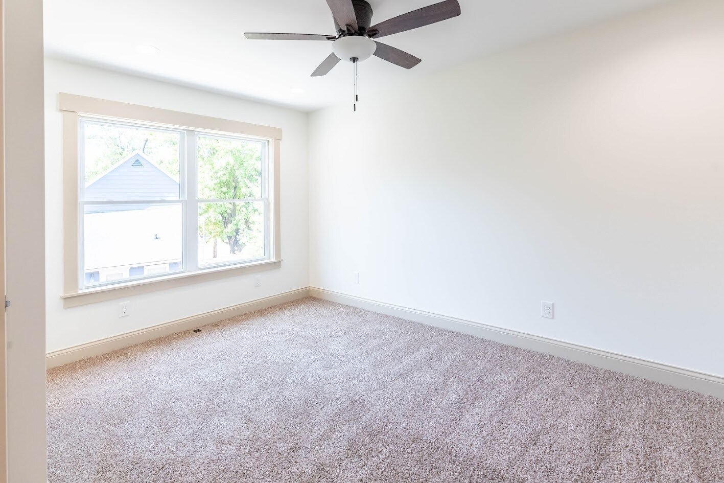 Building Photo - 261 Gay St