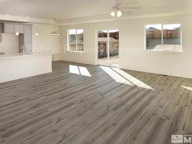 Building Photo - 909 Saltbrush Rd