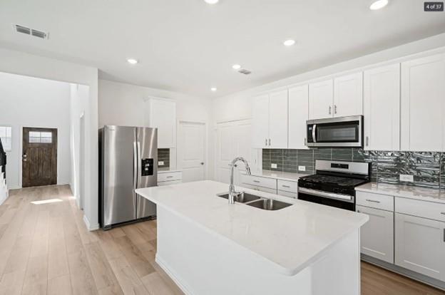 Building Photo - 402 Blanton St