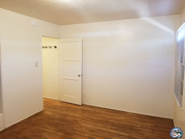 Building Photo - 285 W K St