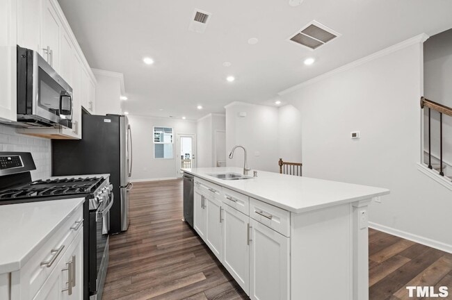 Building Photo - 742 Cormiche Ln