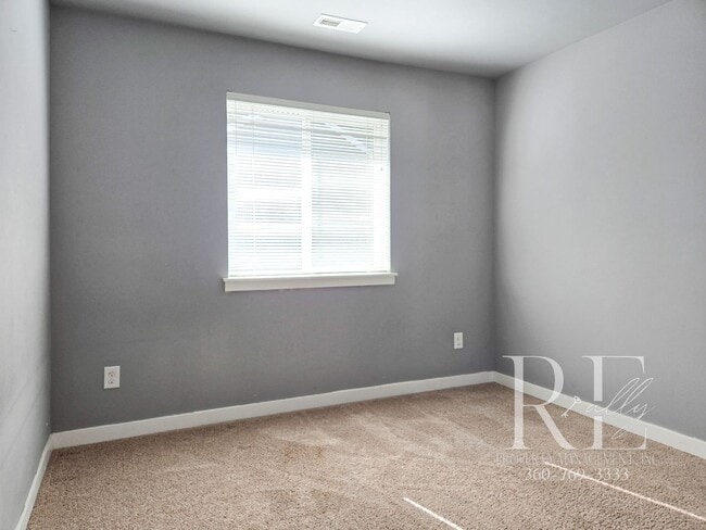 Building Photo - Effortless Elegance in Caldart Heights, Po...